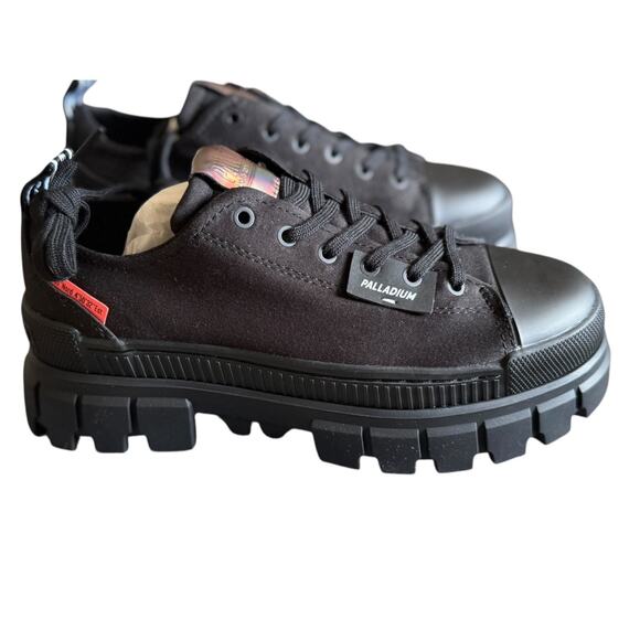Palladium REVOLT LO TX In Black Size 9 grunge outdoor platform hiking - Picture 1 of 6